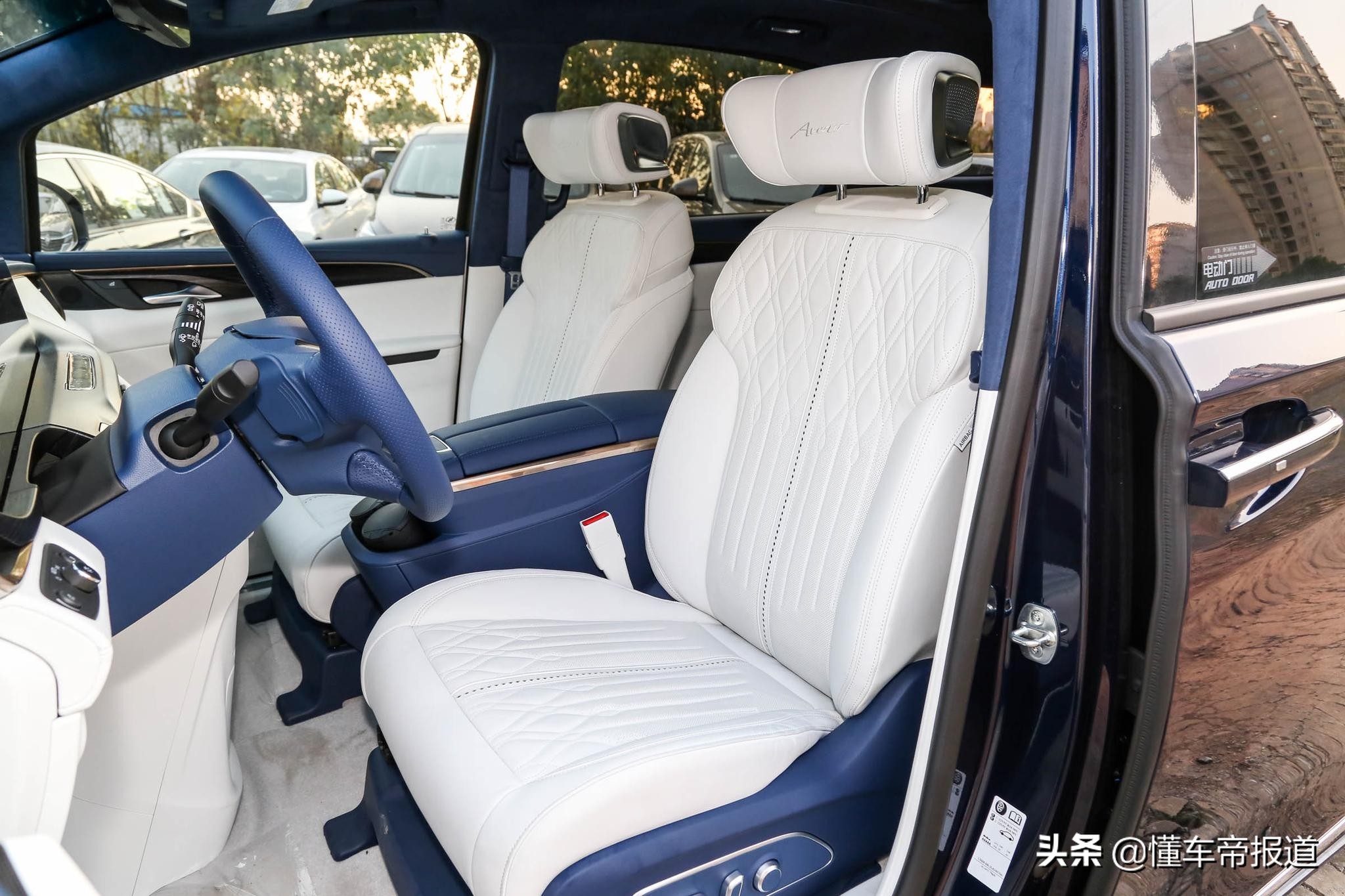 比奔驰V级还贵5万,别克GL8 Avenir值这价吗?