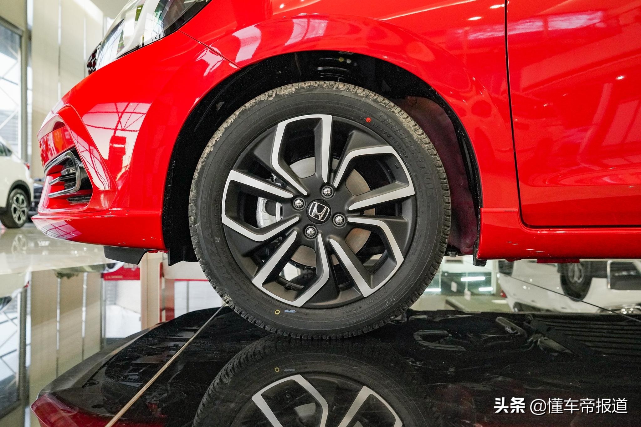 新车 | Q萌“来福酱”上市 东风本田LIFE和飞度你选谁?