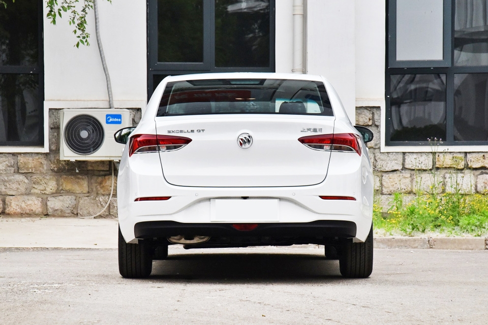 落地价8万还想买合资紧凑型车?怎能不看别克英朗,还是6AT