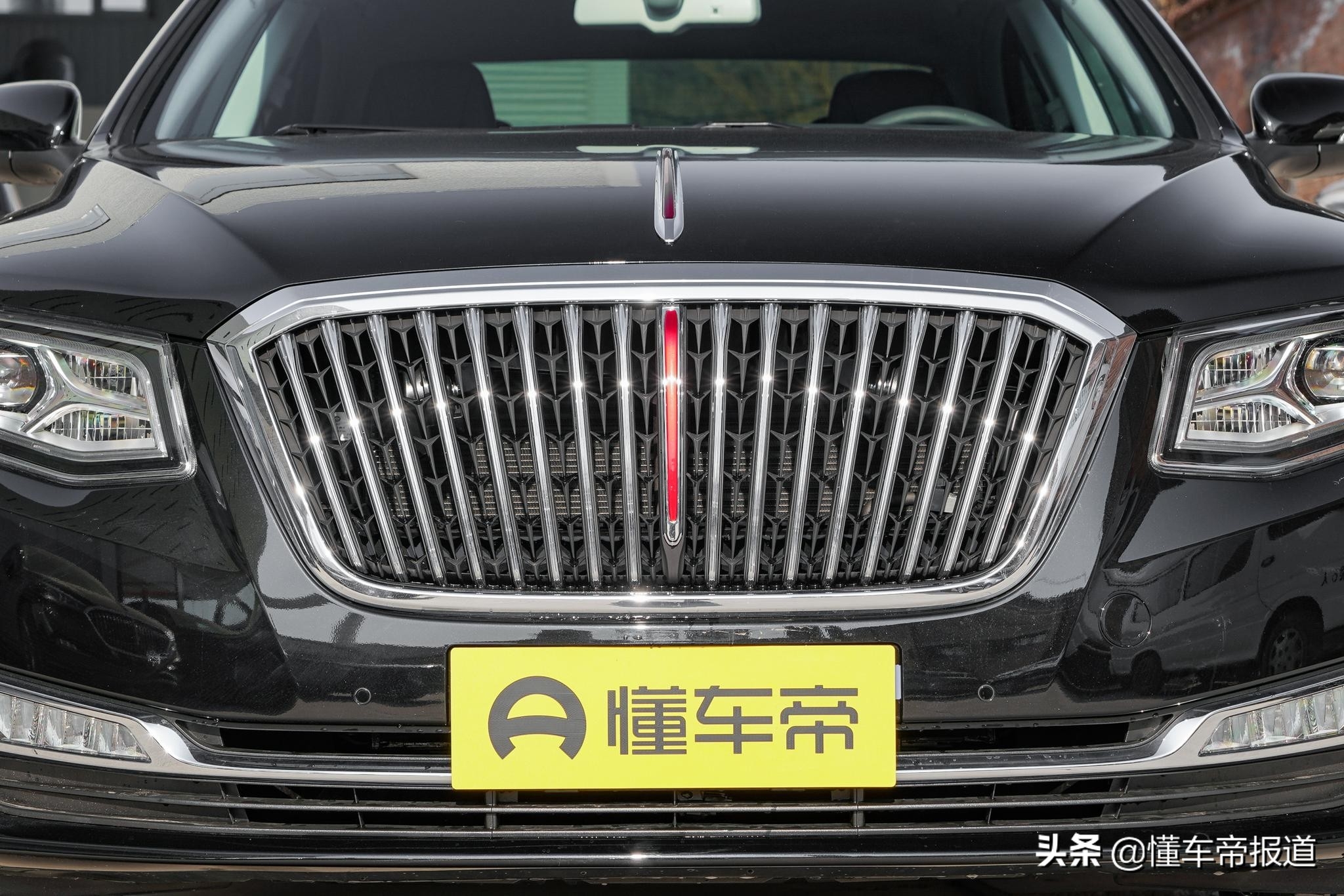 新车 | 采用“扁旗标”向H9靠拢 2021款红旗H7将上市