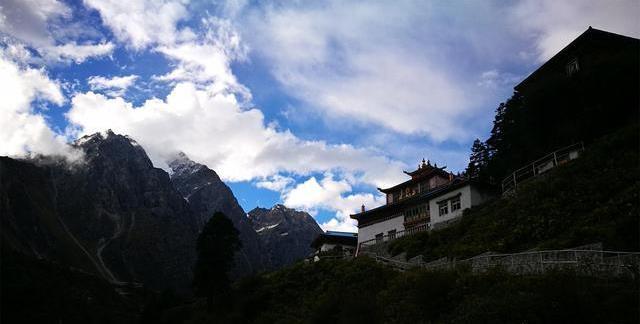 去西藏旅游住哪里比较好