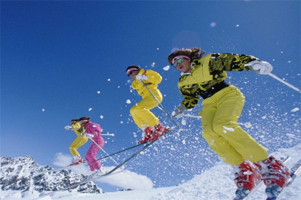 滑雪可以带近视眼镜吗 滑雪为什么一定要带护目镜
