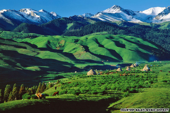新疆那拉提草原：此番美景，大汗堪赏