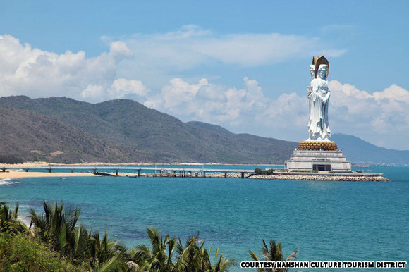 海南南山海上观音像：中国比基尼岛的朝圣之旅