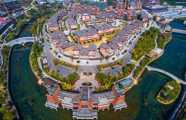 贵州花费32亿打造的假古城，号称地标景区，但开业之后却冷冷清清